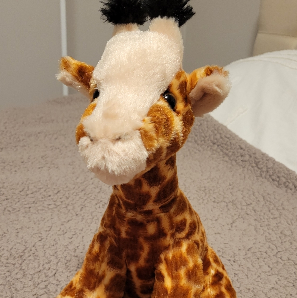 Stuffed animal: Giraffe